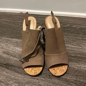 Brand new BCBG cork bottom mules